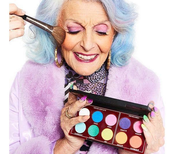 Make-up : évitez les tons violets !